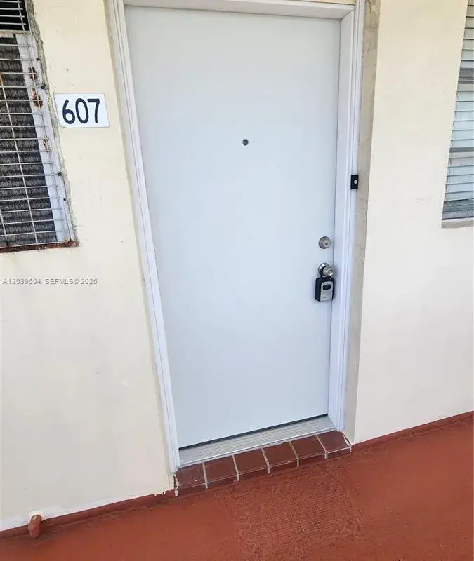 2920 Point East Dr # N607, Aventura FL 33160