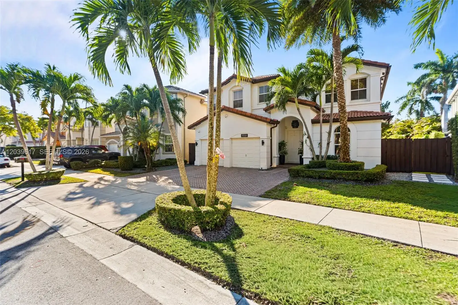11558 NW 84th St, Doral FL 33178 photo 2