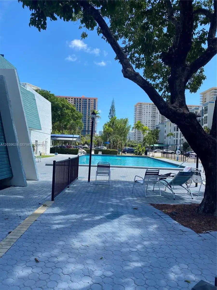200 177th Dr # 216, Sunny Isles Beach FL 33160 photo 4