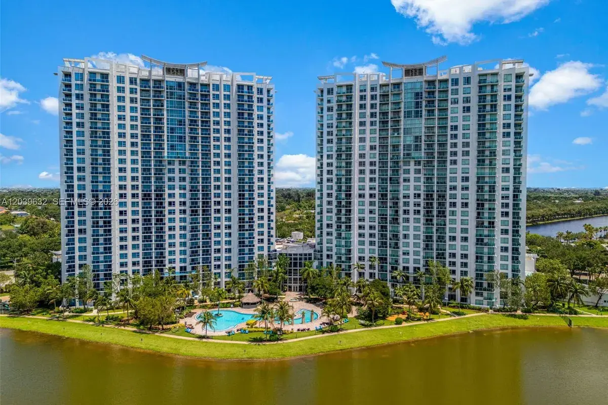 2641 N Flamingo Rd # 304N, Sunrise FL 33323