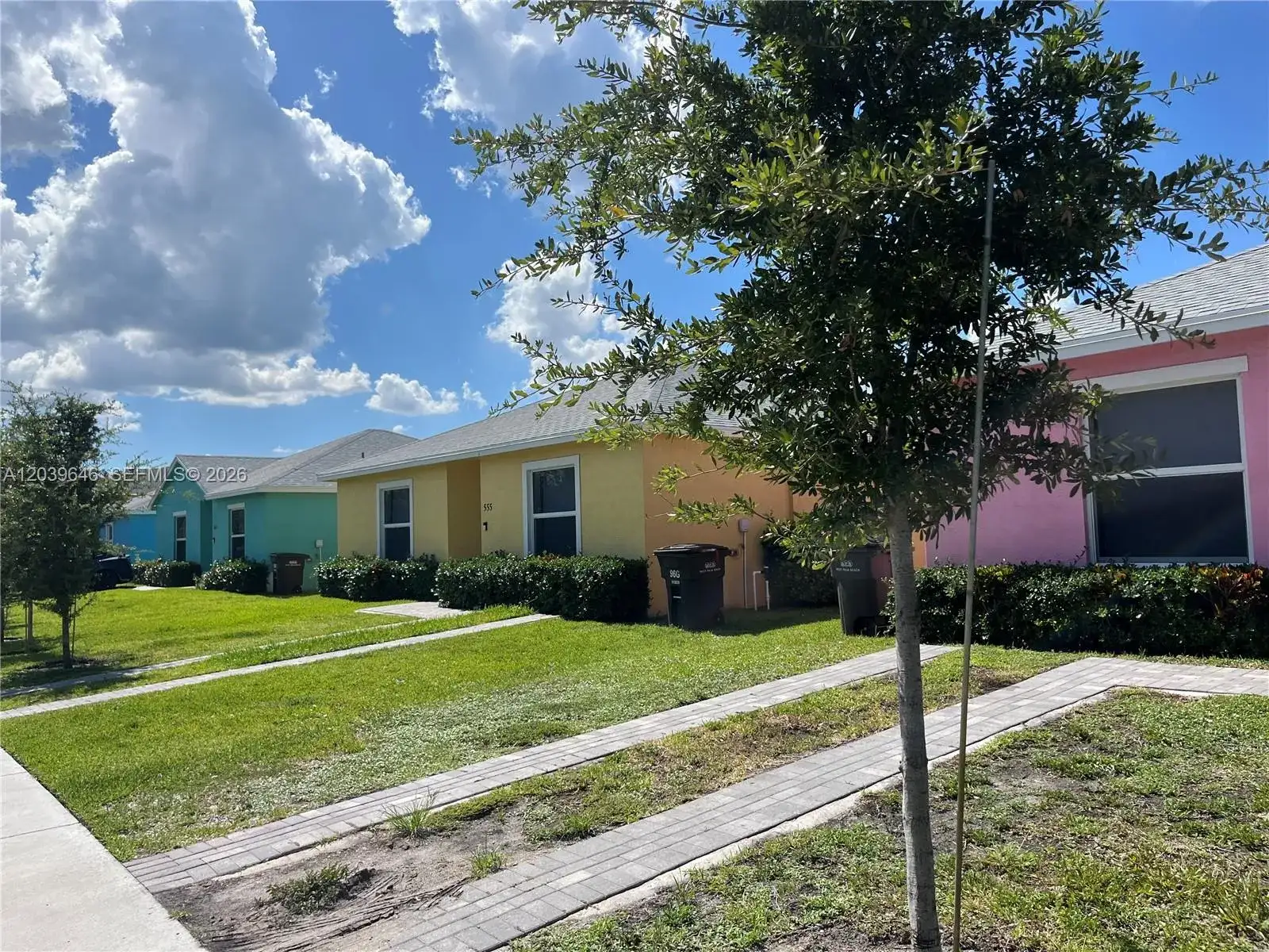 535 Lilac CT, West Palm Beach FL 33407 photo 3