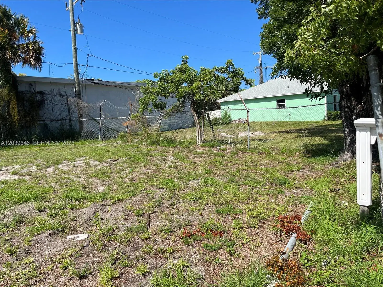 535 Lilac CT, West Palm Beach FL 33407 photo 4