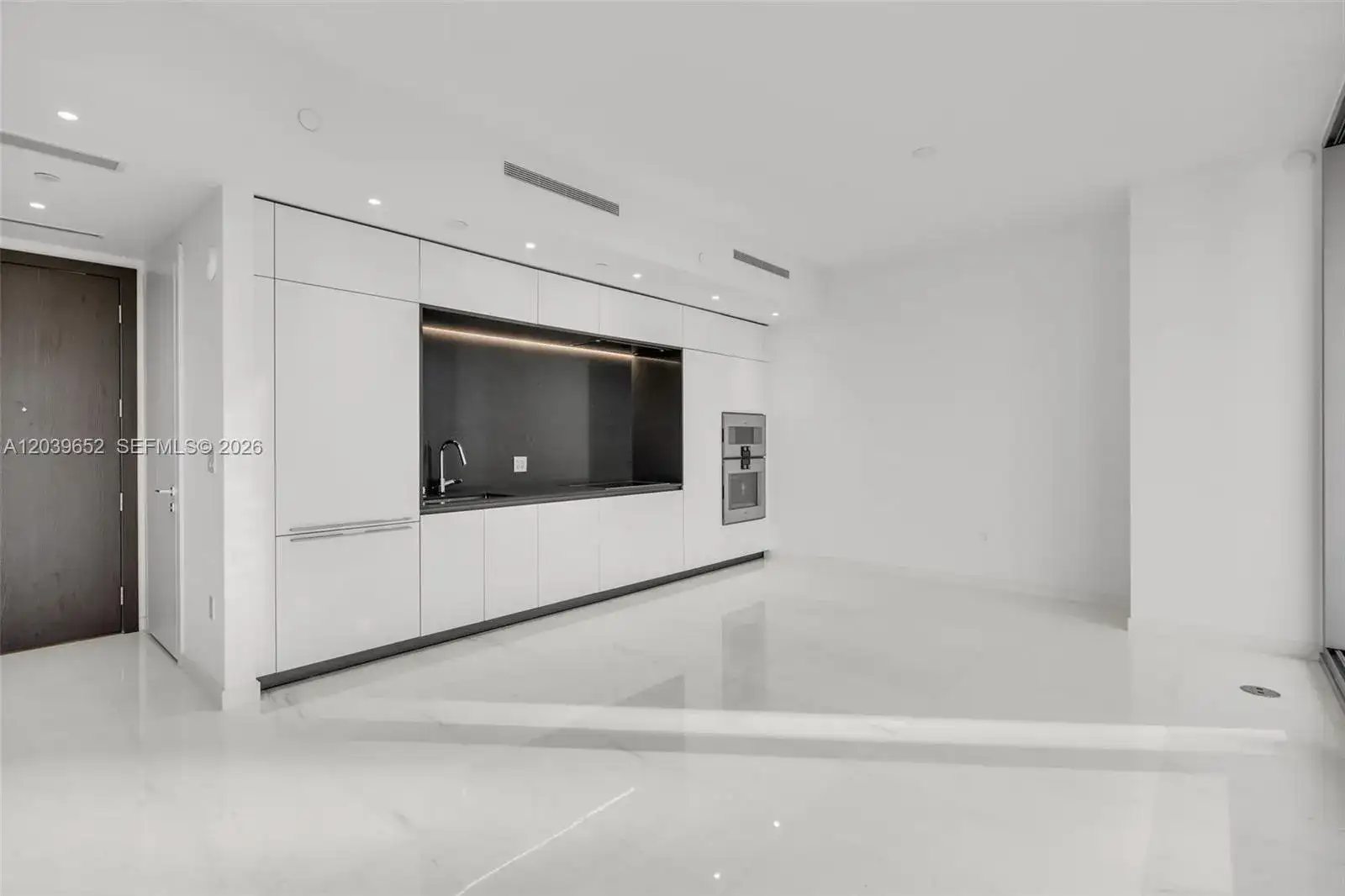300 Biscayne Blvd Way # 4008, Miami FL 33131 photo 4