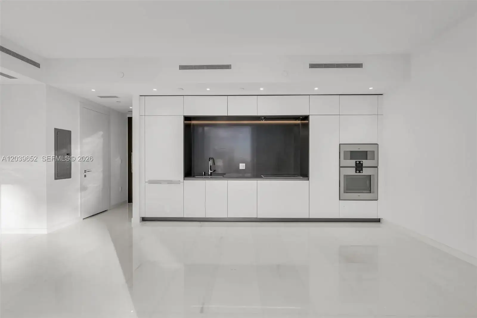 300 Biscayne Blvd Way # 4008, Miami FL 33131 photo 5