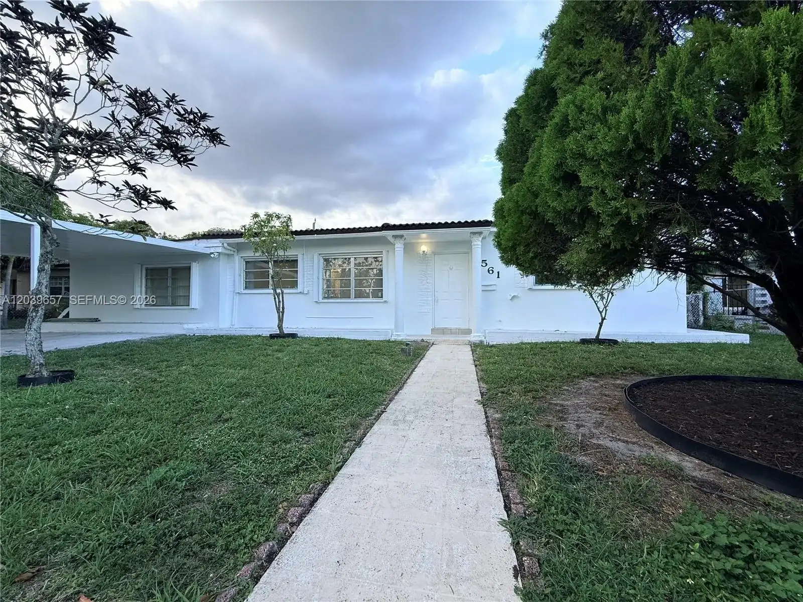 561 W 39th St, Hialeah FL 33012 photo 3