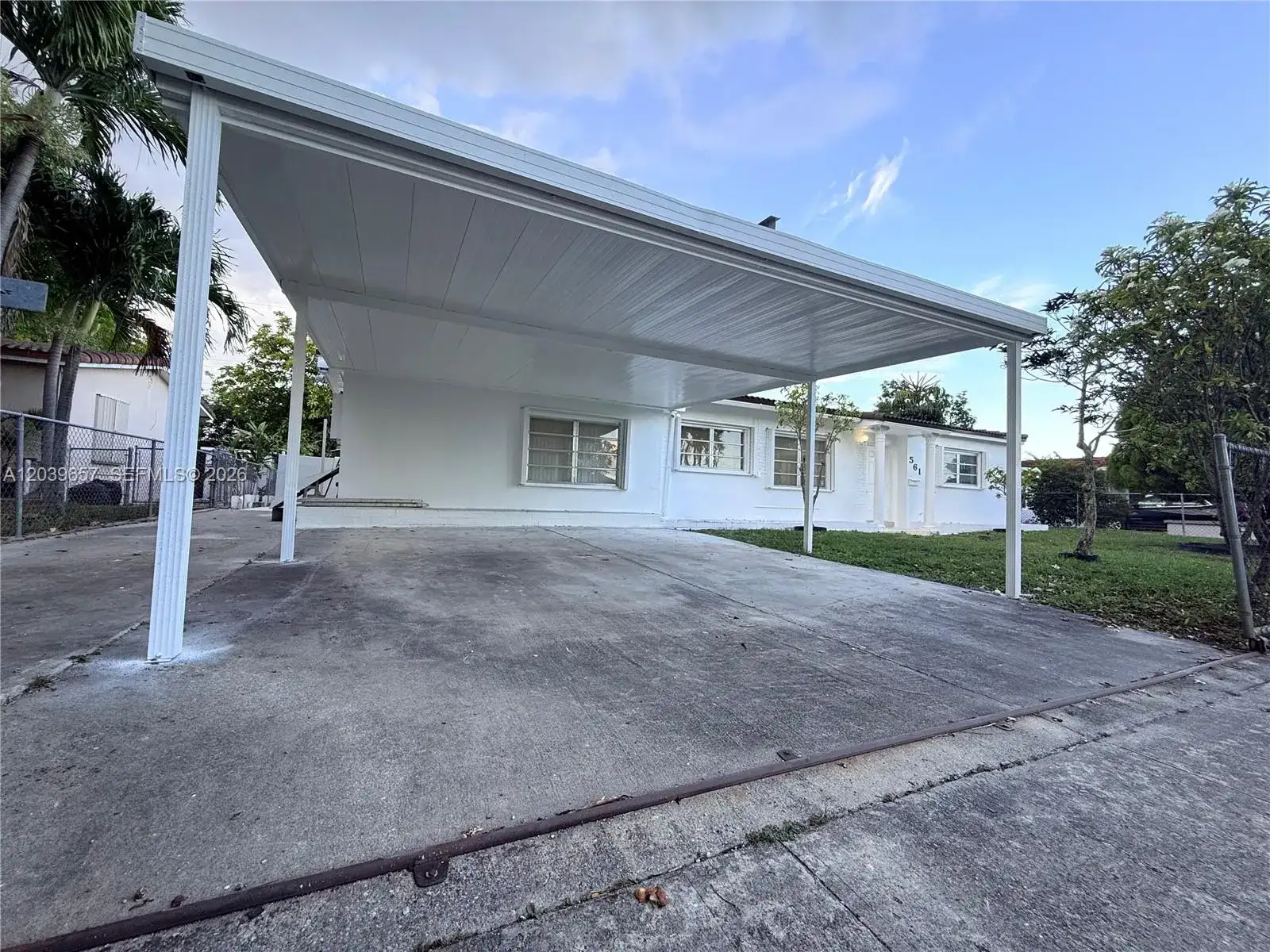 561 W 39th St, Hialeah FL 33012 photo 5