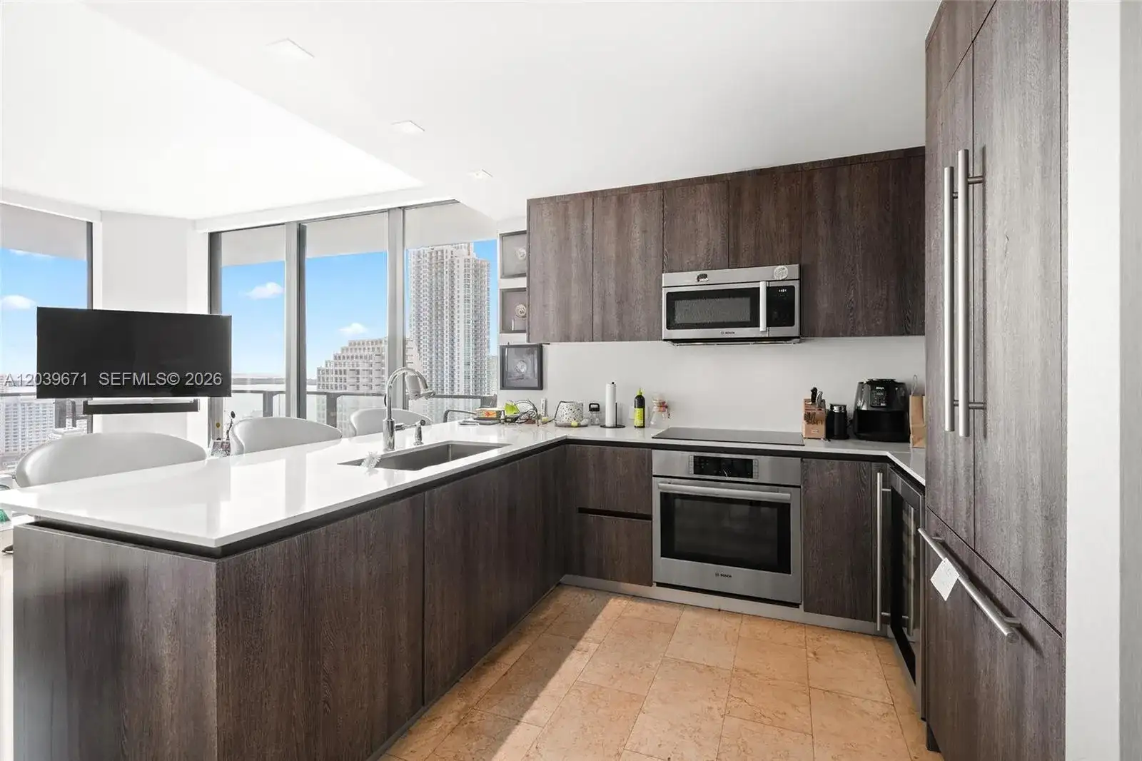 68 SE 6th St # 2601, Miami FL 33131 photo 5