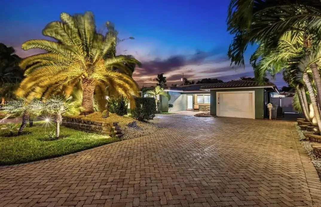 2580 SE 2nd Ct, Pompano Beach FL 33062 photo 2