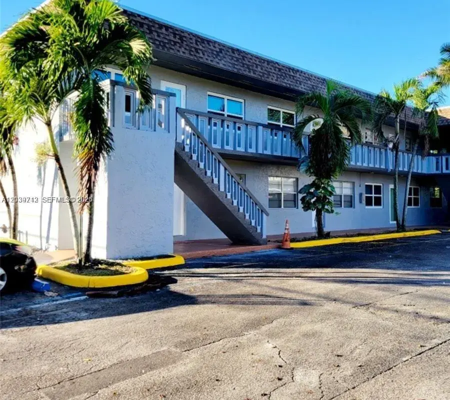 4717 SW 33rd Ave # 102, Dania Beach FL 33312