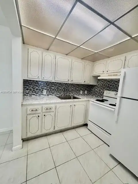 202 Mansfield, Boca Raton FL 33434 photo 4