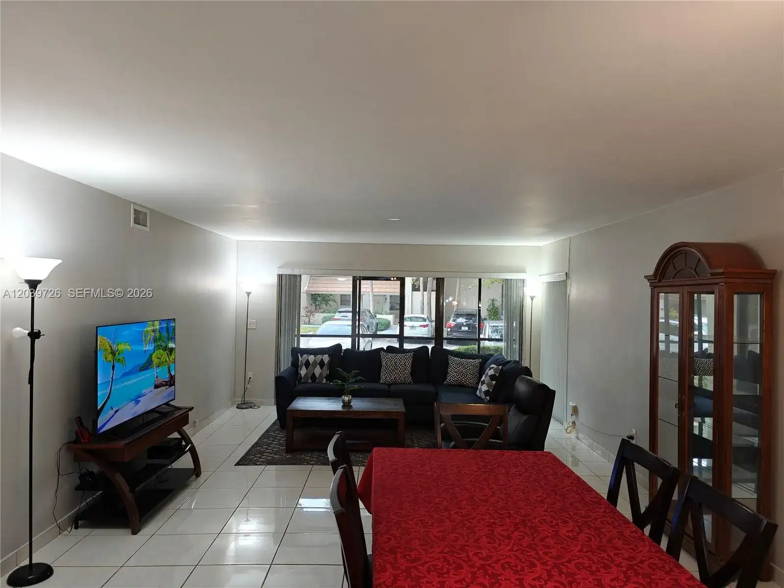 601 Ives Dairy Rd # 8, Miami FL 33179 photo 4