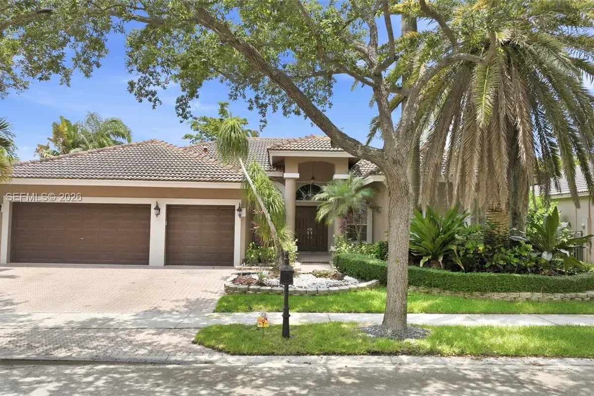 3725 Oak Ridge Ln, Weston FL 33331