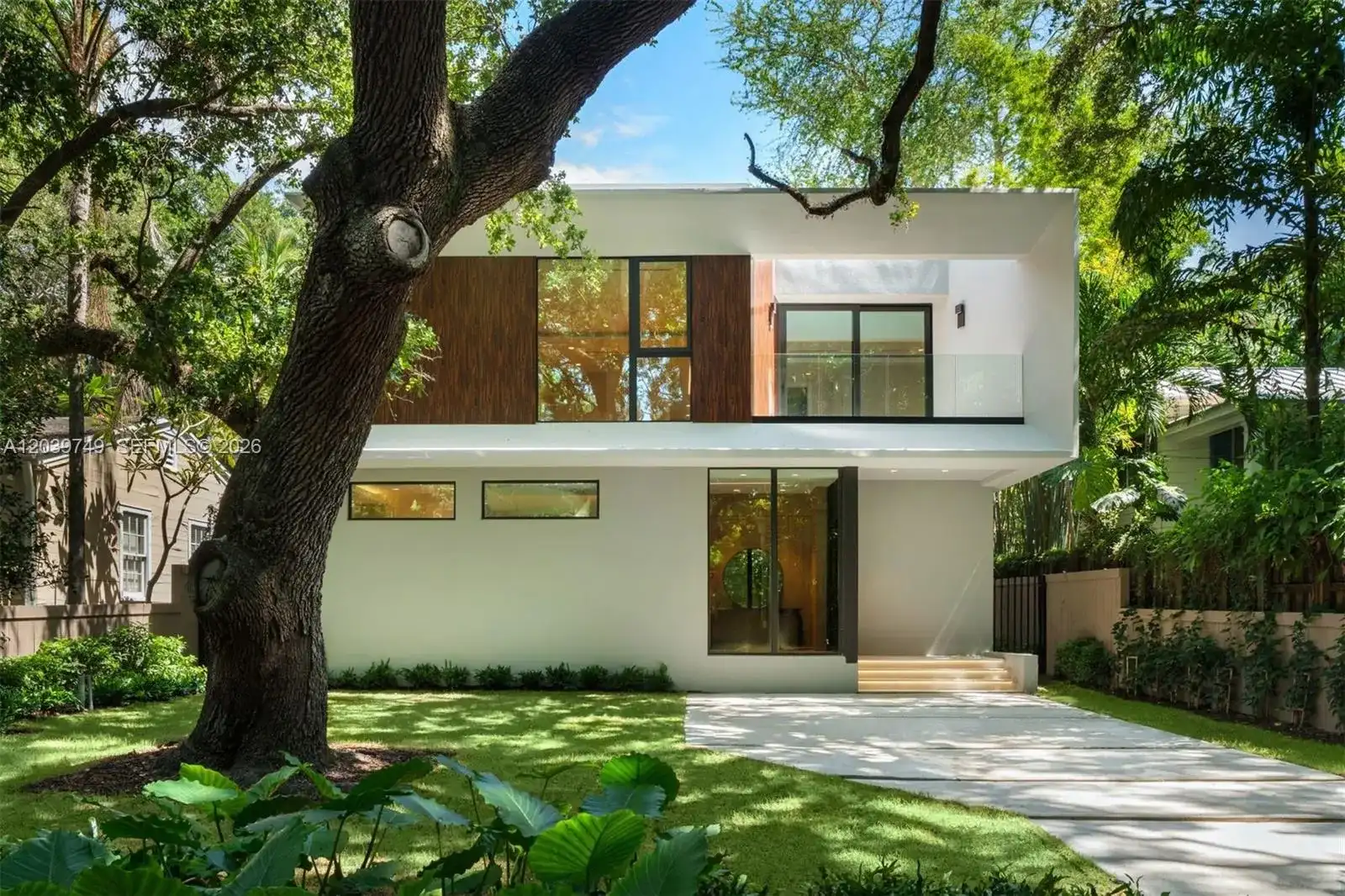3579 Avocado Ave, Miami FL 33133