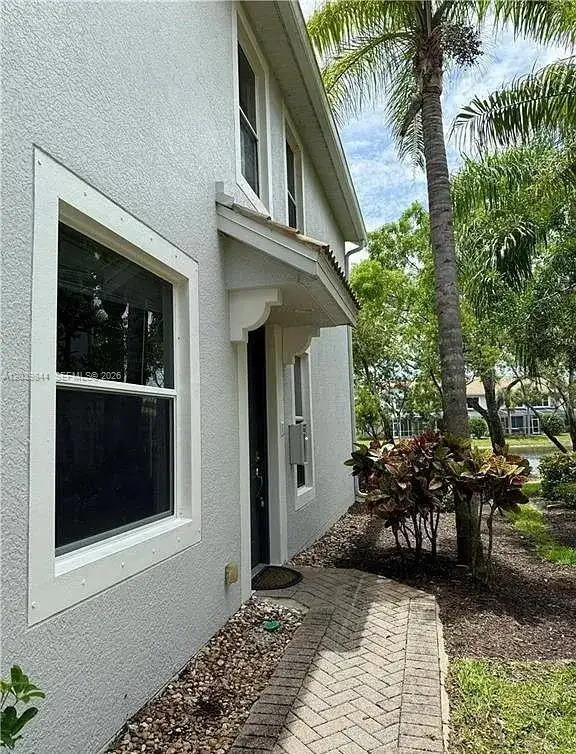 15498 Marcello Cir, Naples FL 34110 photo 3