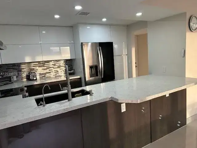 100 Bayview Dr # 904, Sunny Isles Beach FL 33160 photo 5