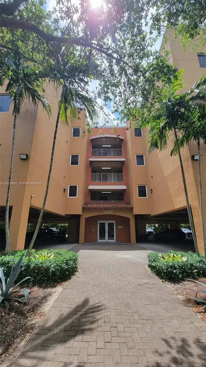 1300 NE 109th St # 405, Miami FL 33161 photo 3