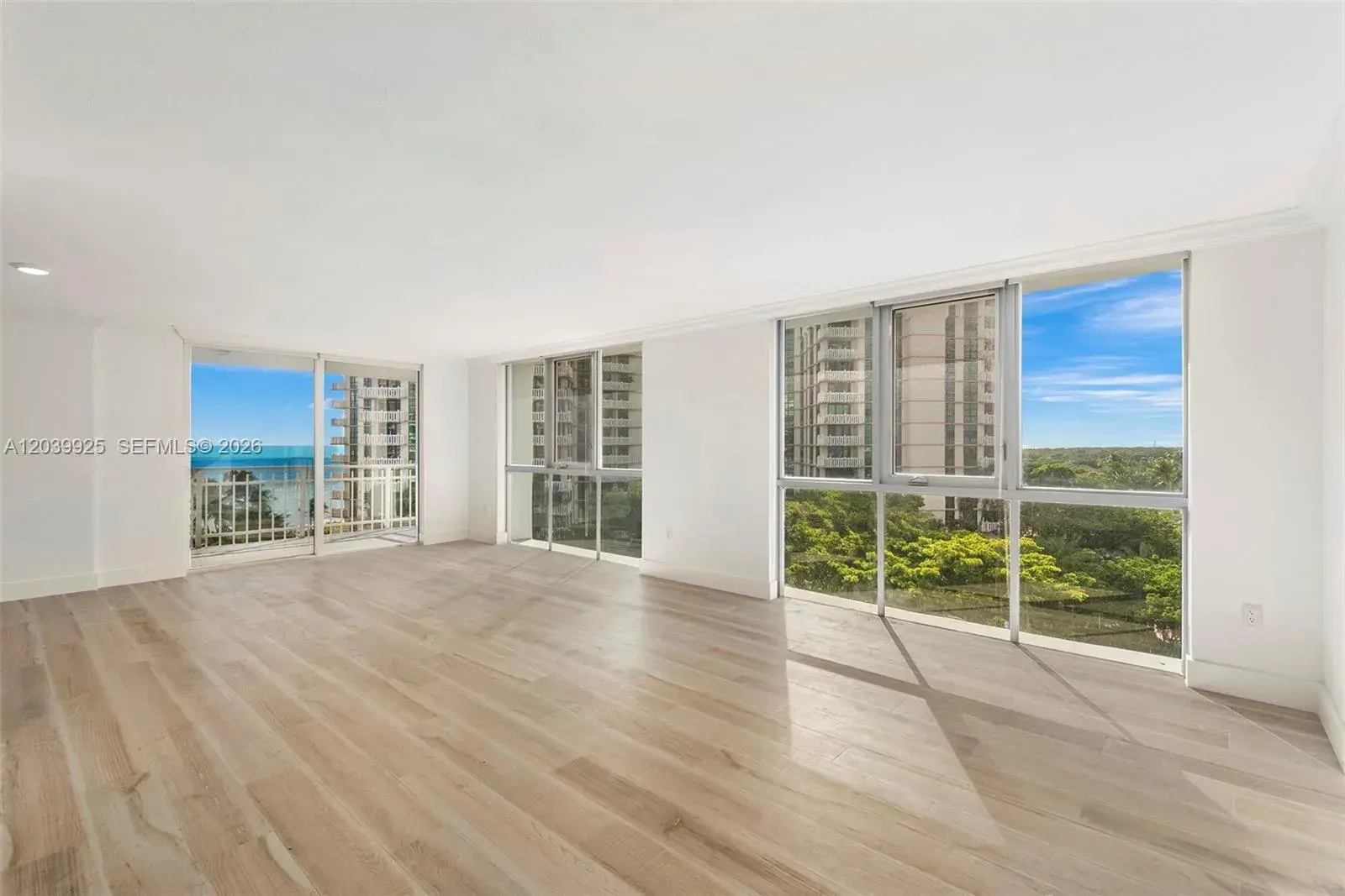 600 Grapetree Dr, Key Biscayne FL 33149