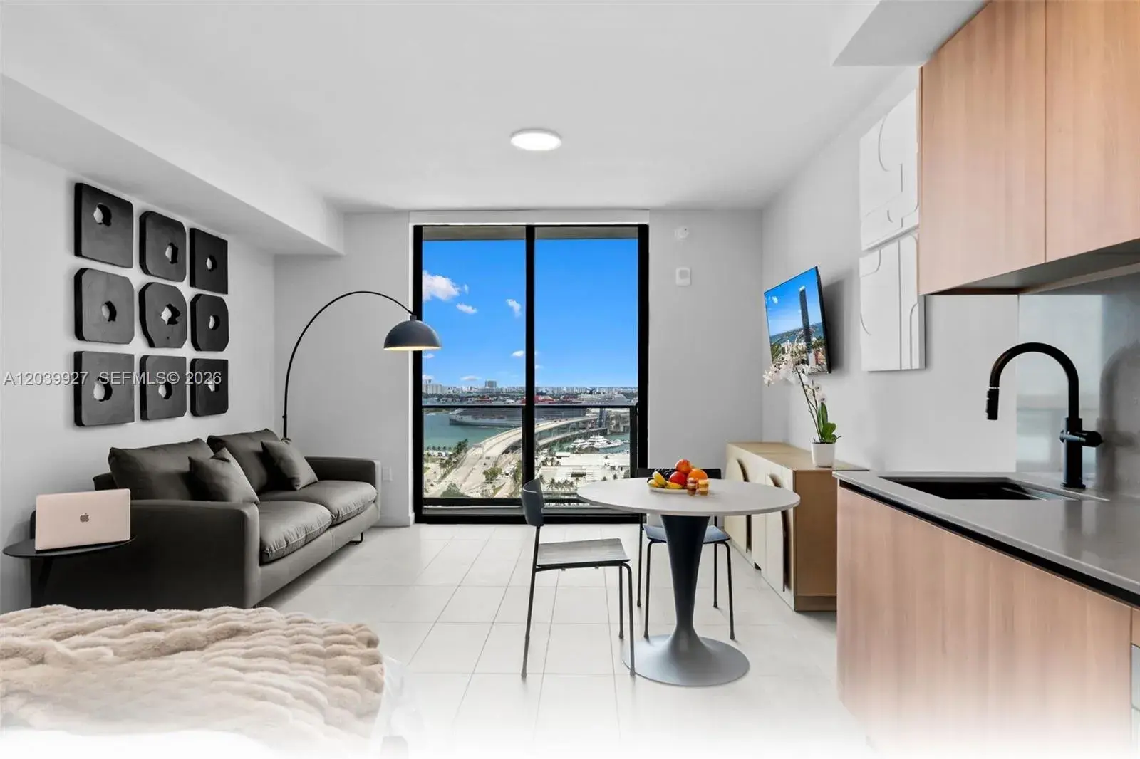 121 NE 5th St # 3200, Miami FL 33132
