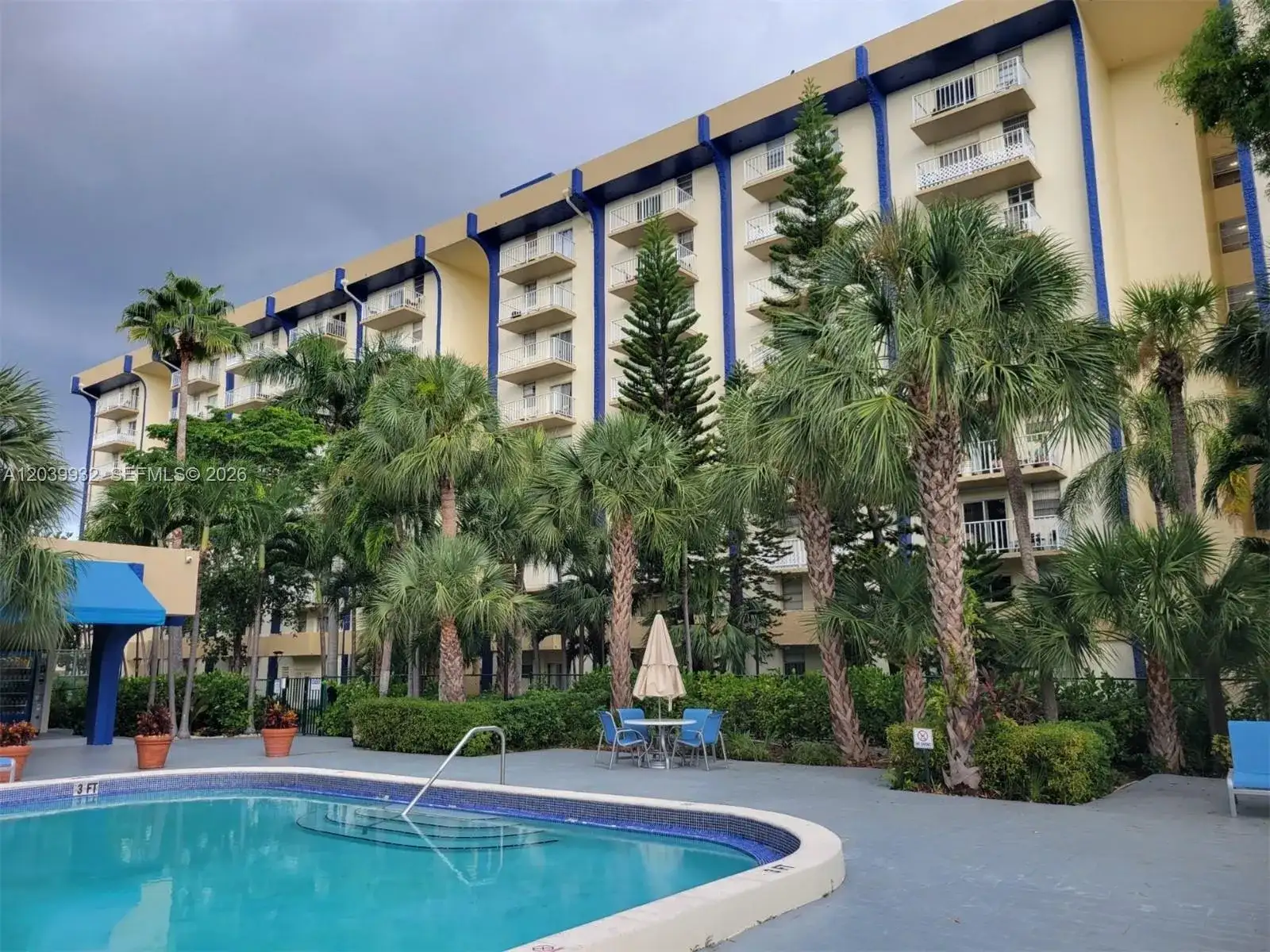 4550 NW 9th St # 512E, Miami FL 33126 photo 2