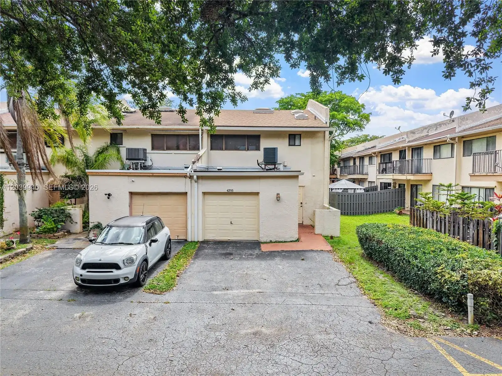 4293 N 76th Ave, Davie FL 33024