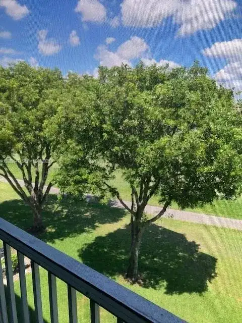 850 SW 133 Ter # 411B, Pembroke Pines FL 33027 photo 2