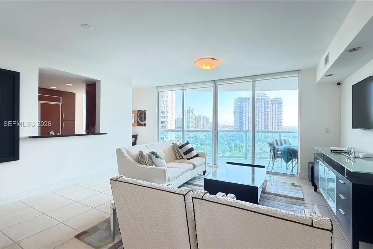 19400 Turnberry Way # 1131, Aventura FL 33180