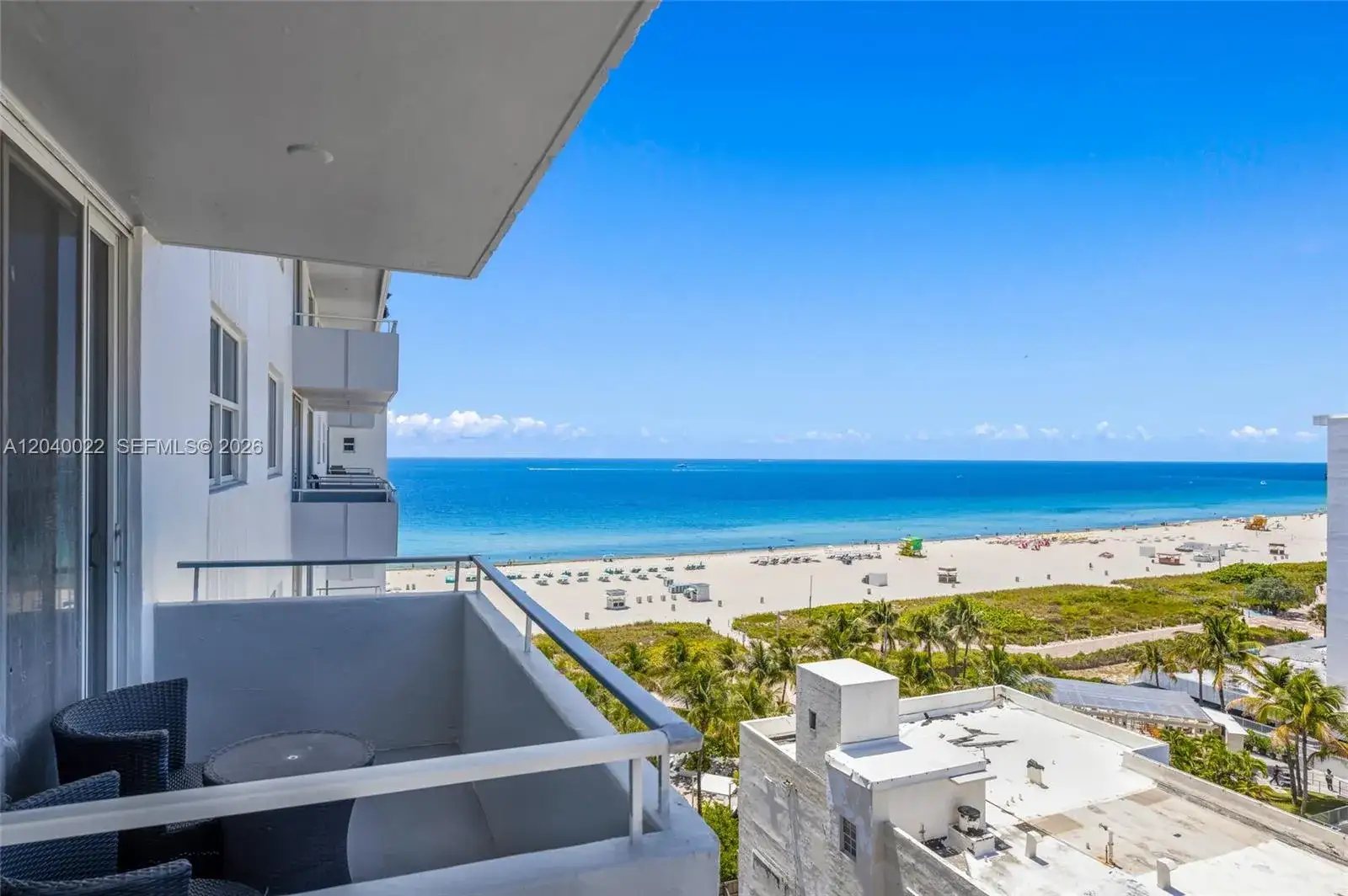 1 bedroom 1 bath Residential for sale at 465 Ocean Dr # 1009, Miami Beach FL 33139