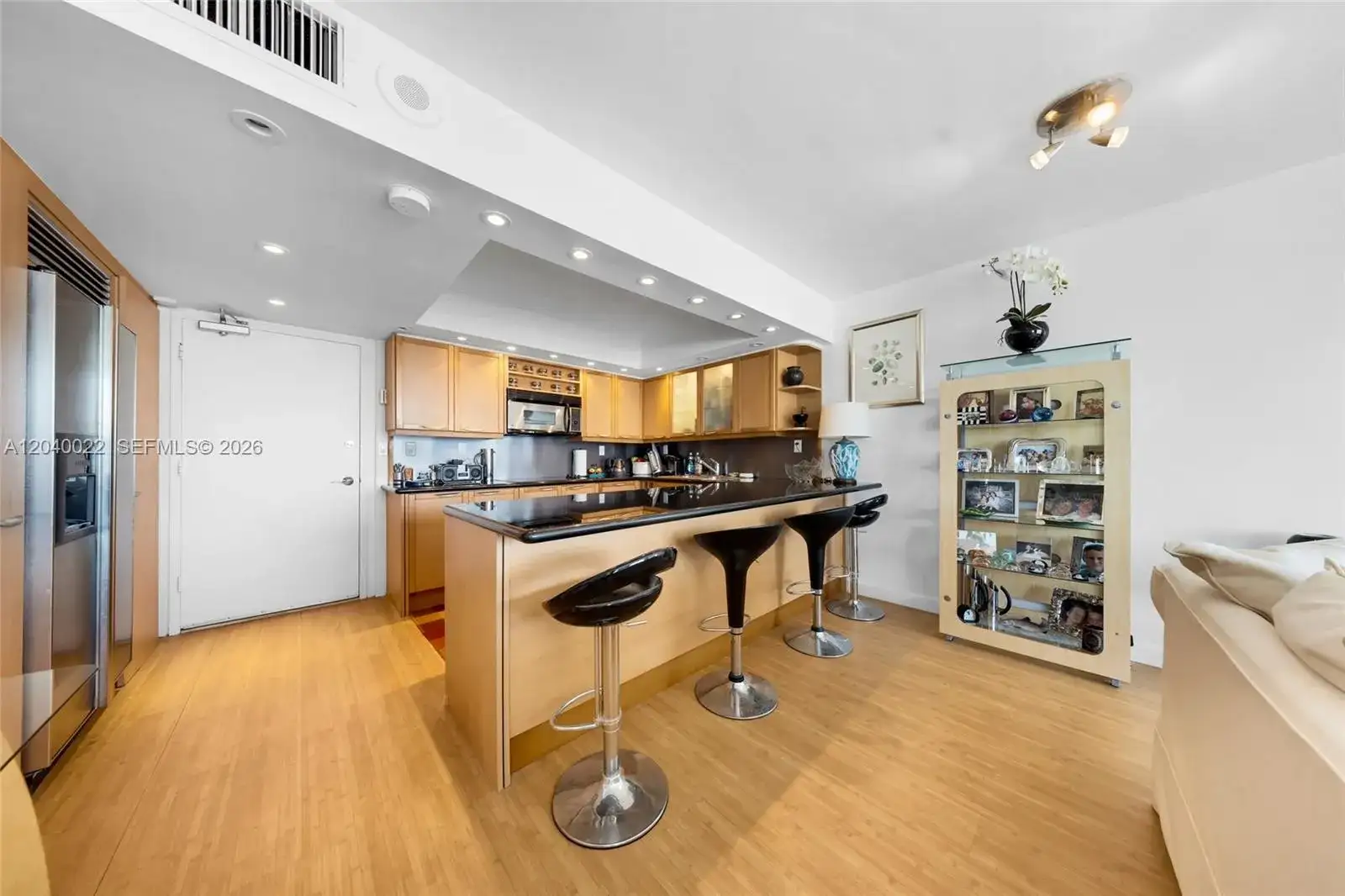 465 Ocean Dr # 1009, Miami Beach FL 33139 photo 5
