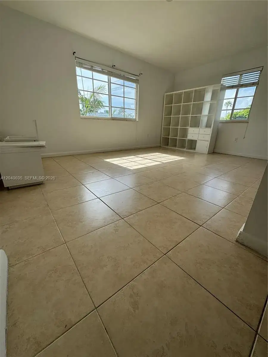 7130 Rue Versailles # 11, Miami Beach FL 33141 photo 2