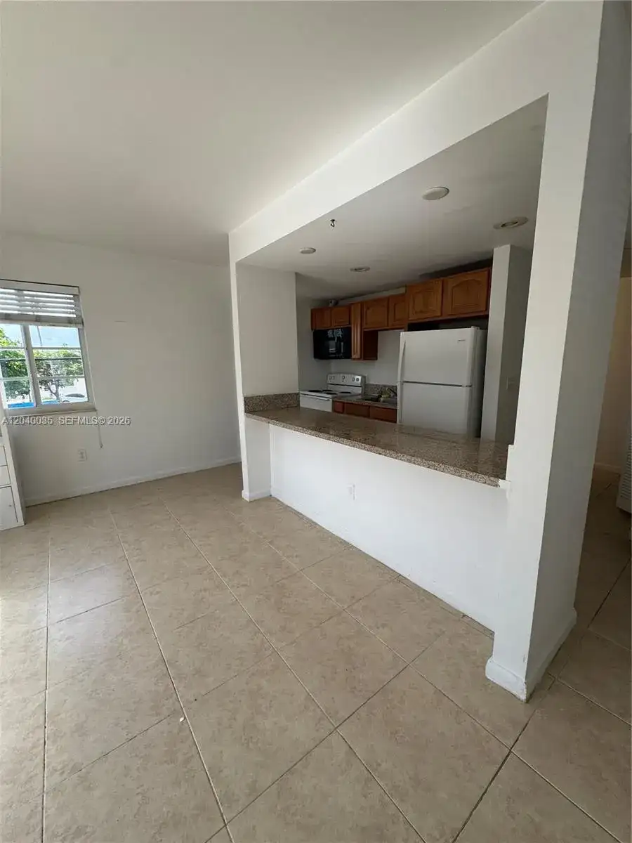 7130 Rue Versailles # 11, Miami Beach FL 33141 photo 5