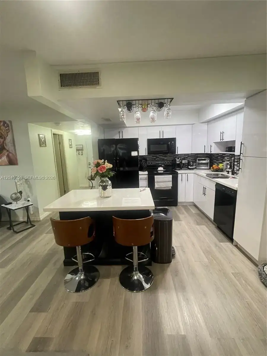 6945 W 2nd Way, Hialeah FL 33014 photo 3