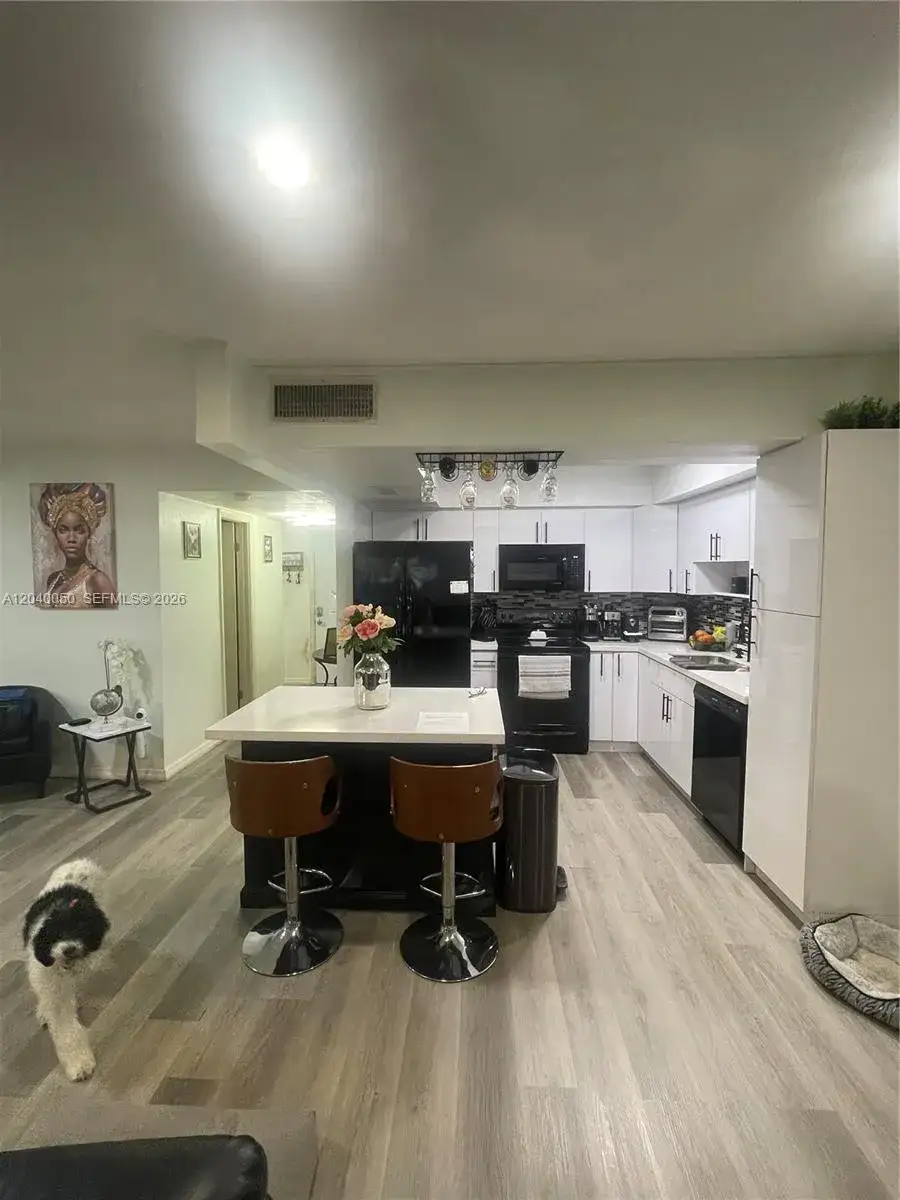 6945 W 2nd Way, Hialeah FL 33014 photo 4