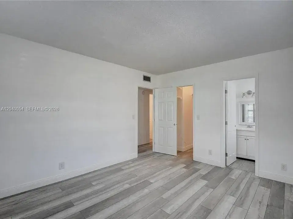 2200 NE 66th St # 1401, Fort Lauderdale FL 33308