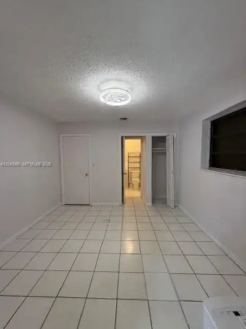 5641 SW 39th St, West Park FL 33023 photo 3
