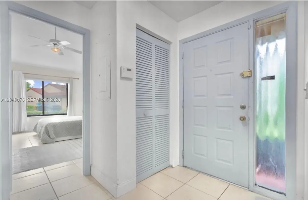 3539 W Inverrary Blvd W, Lauderhill FL 33319