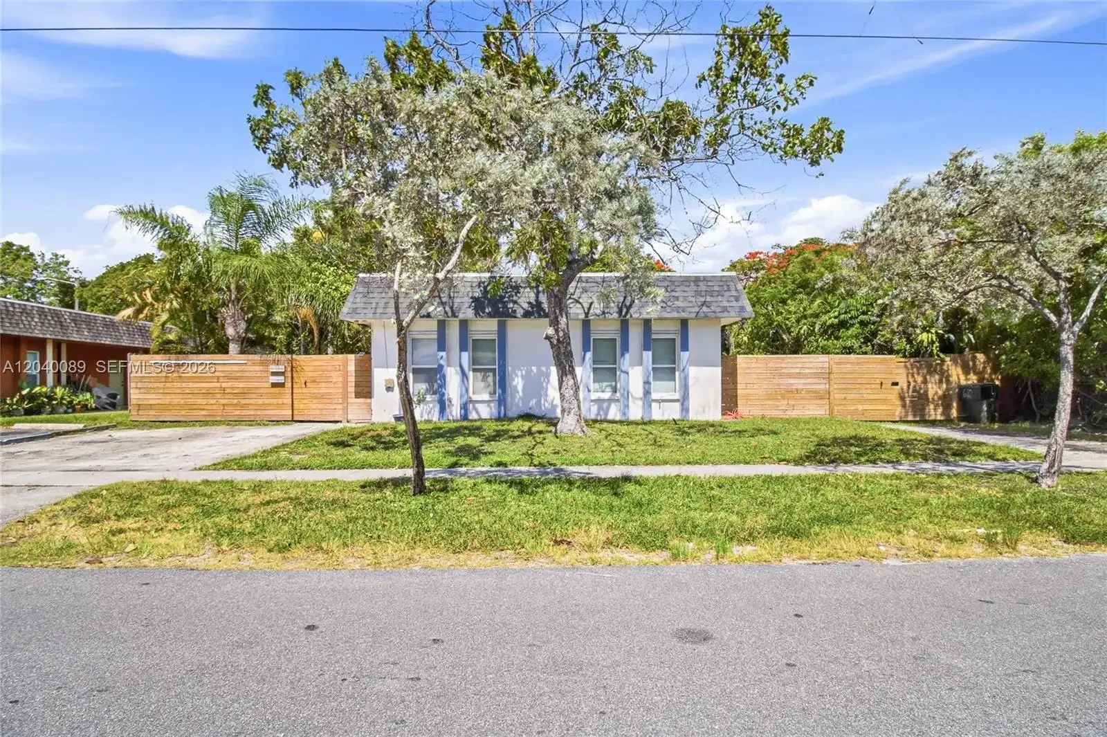 610 SW 2nd Ave # 1, Dania Beach FL 33004