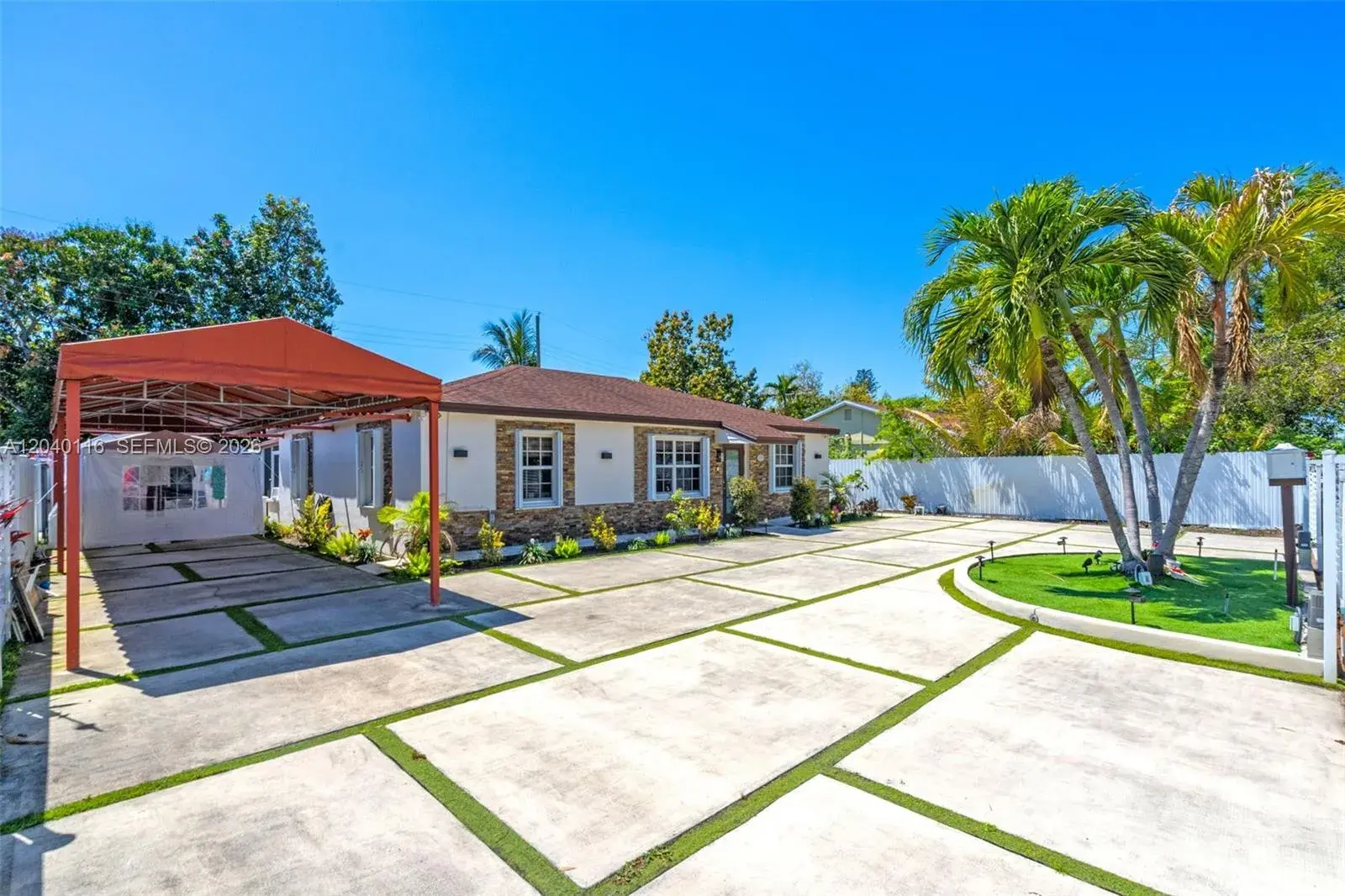 302 NW 100th St, Miami FL 33150