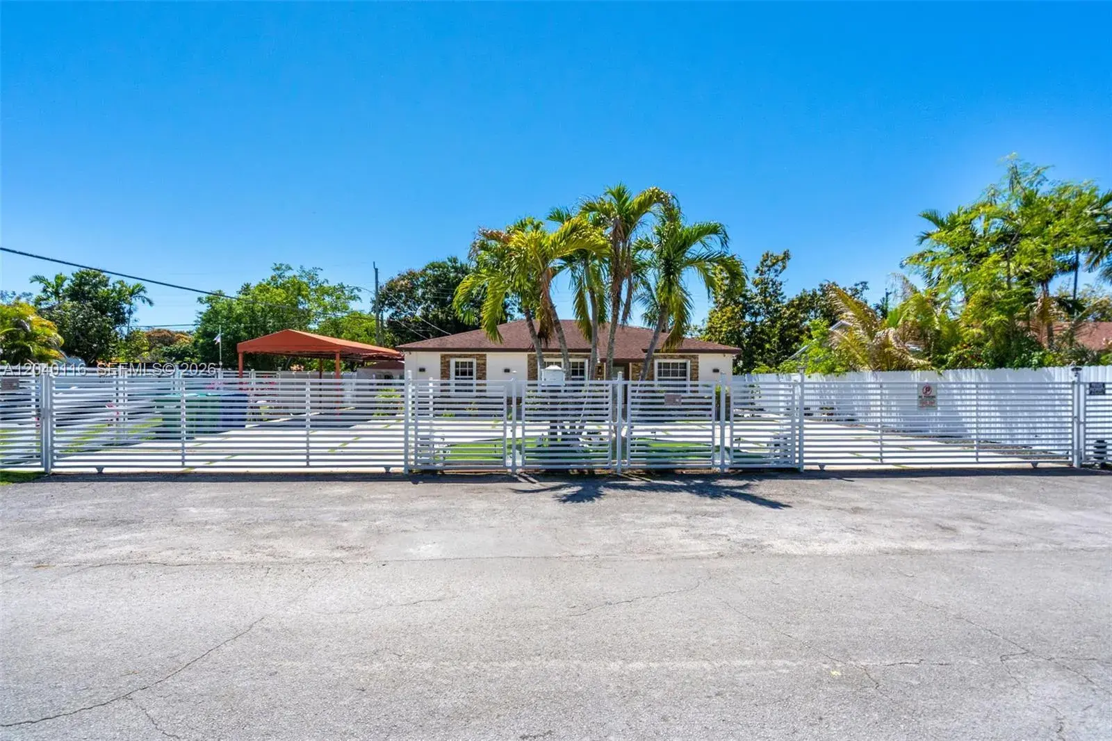 302 NW 100th St, Miami FL 33150