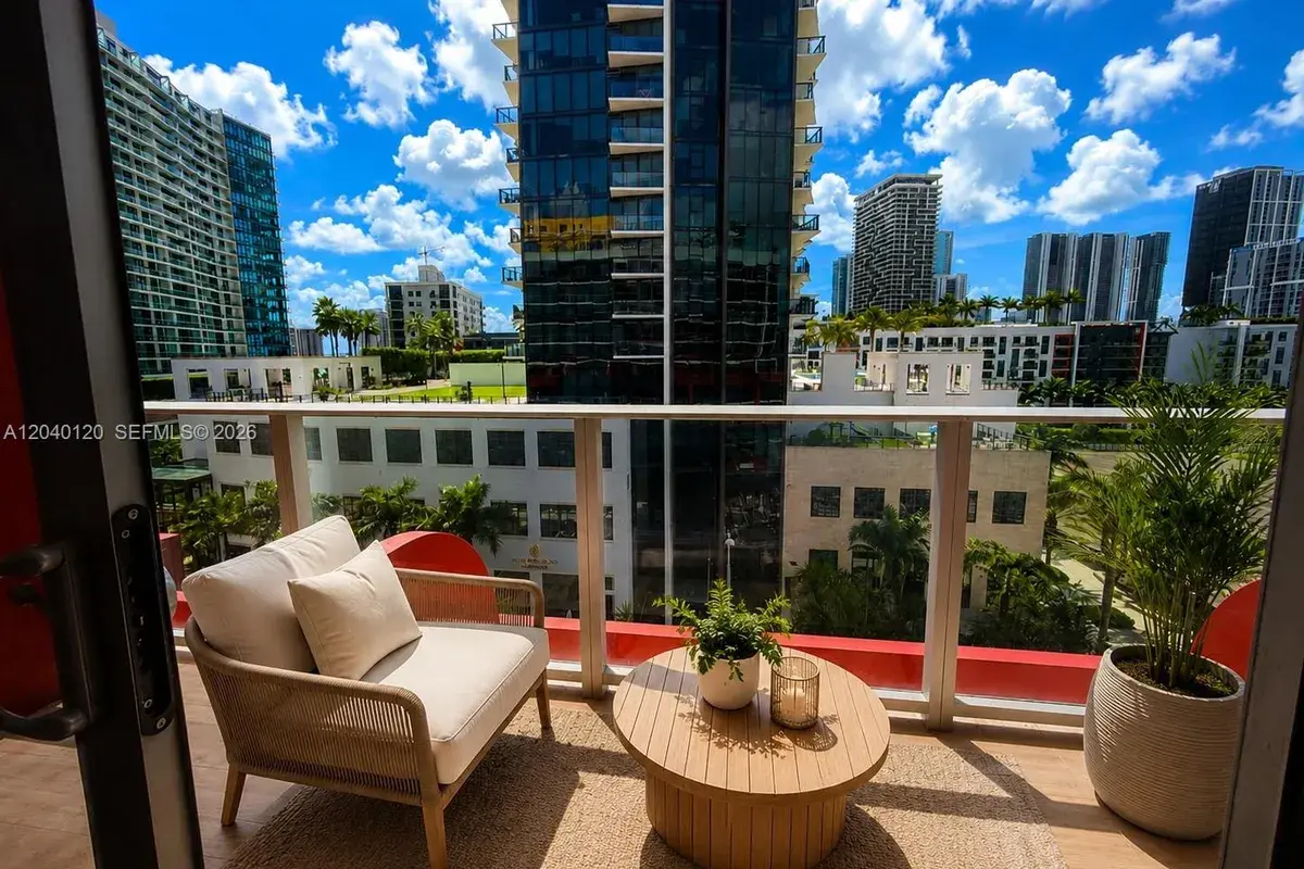 90 NE 32nd St # 705, Miami FL 33137