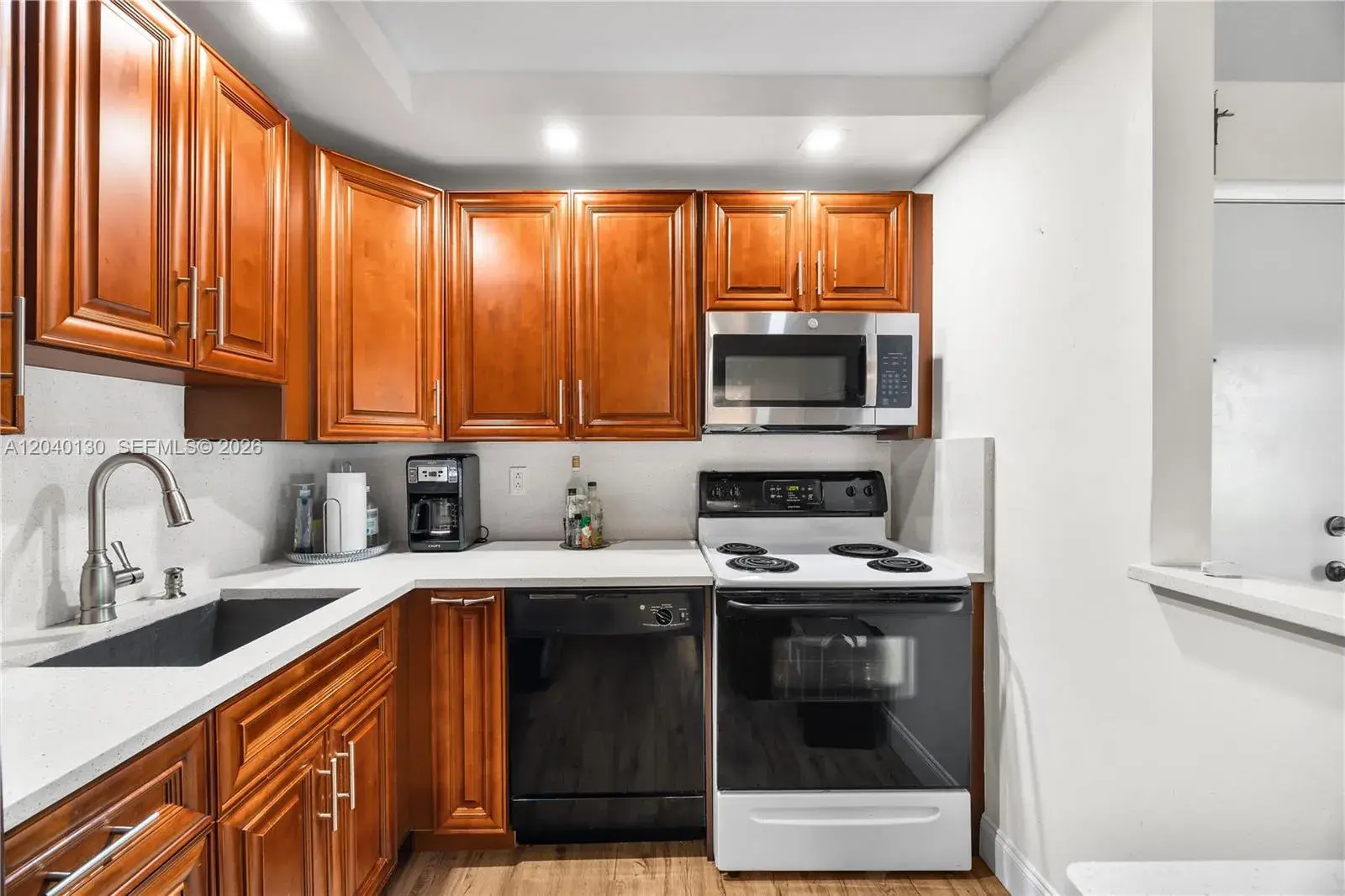 9999 N Belfort Cir # 101, Tamarac FL 33321