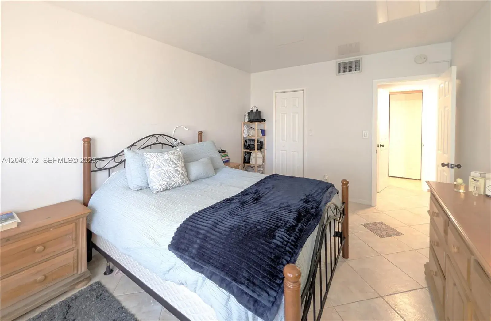 450 Golden Isles Dr # 2C, Hallandale Beach FL 33009
