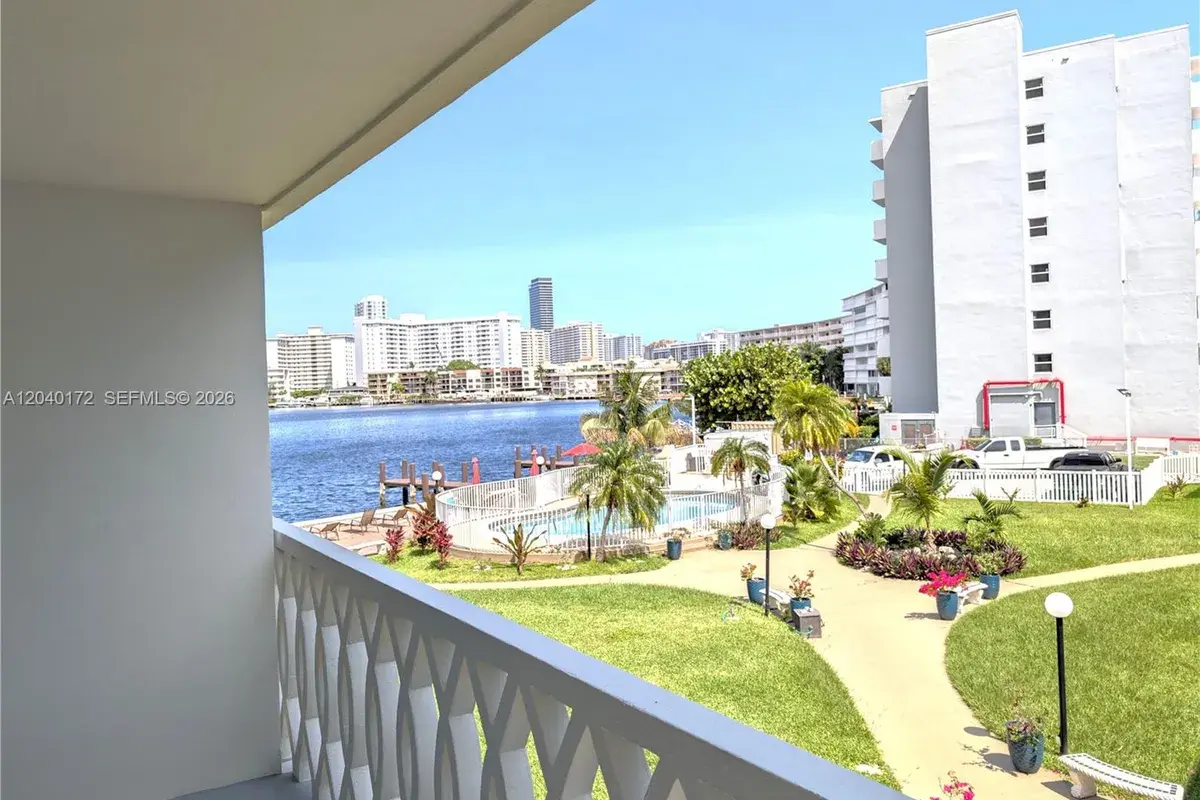 450 Golden Isles Dr # 2C, Hallandale Beach FL 33009