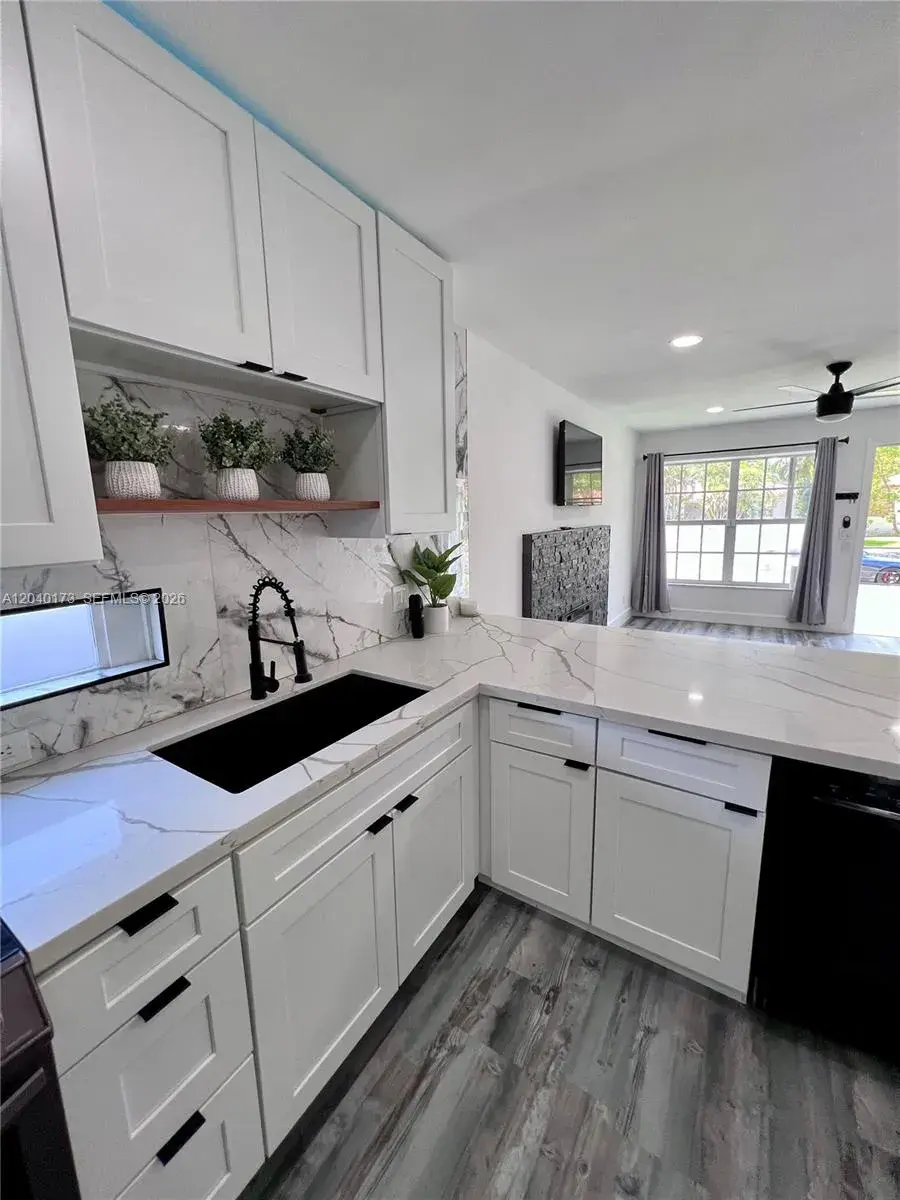 2425 SW 26th Ln, Miami FL 33133