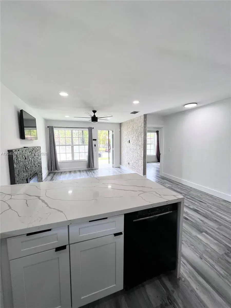 2425 SW 26th Ln, Miami FL 33133