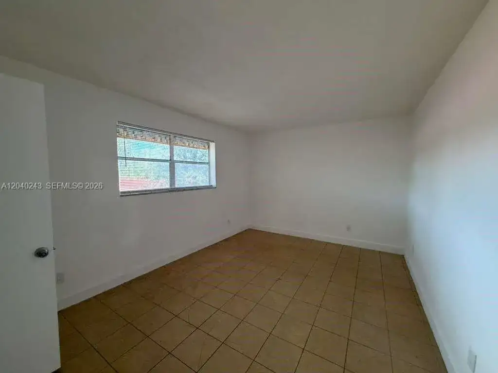 1330 NE 127th St # 8, North Miami FL 33161 photo 3