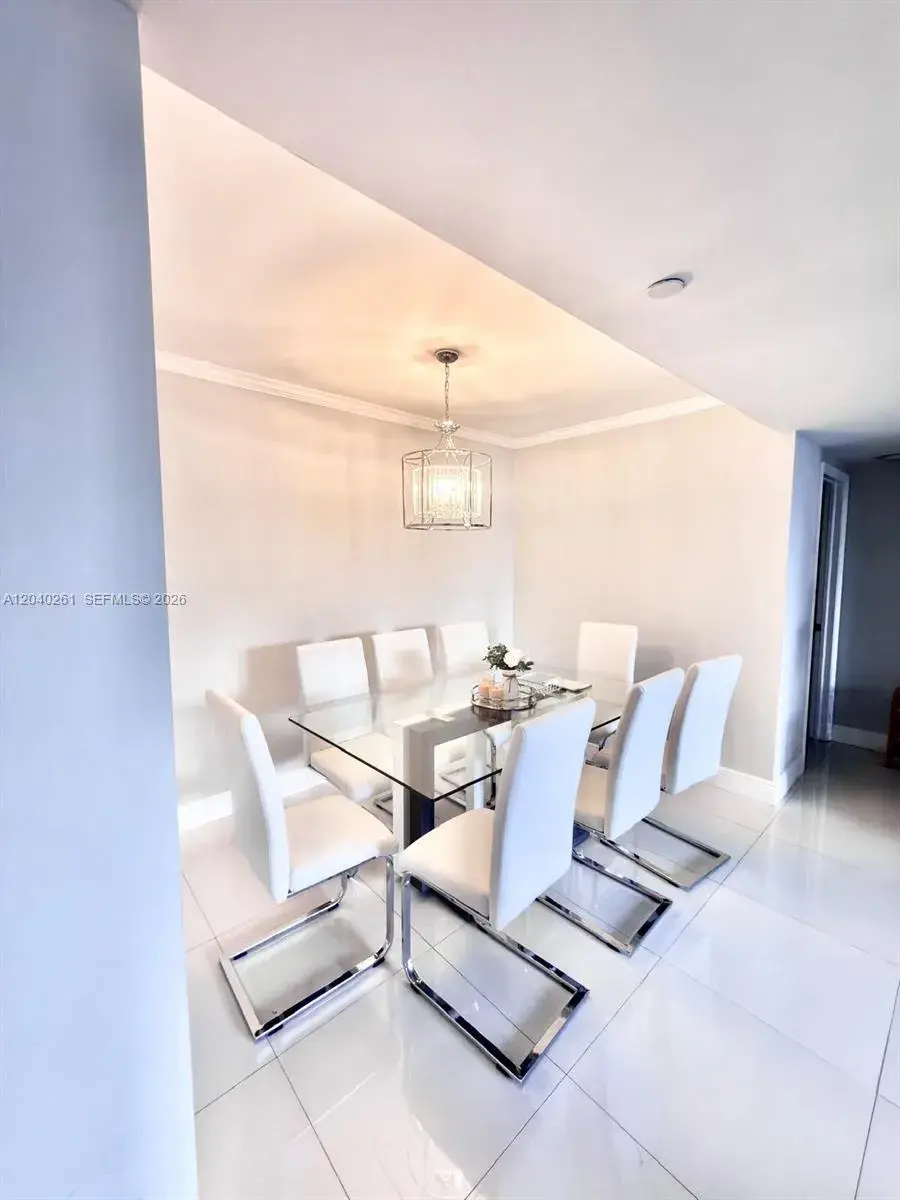 3610 Yacht Club Dr # 215, Aventura FL 33180