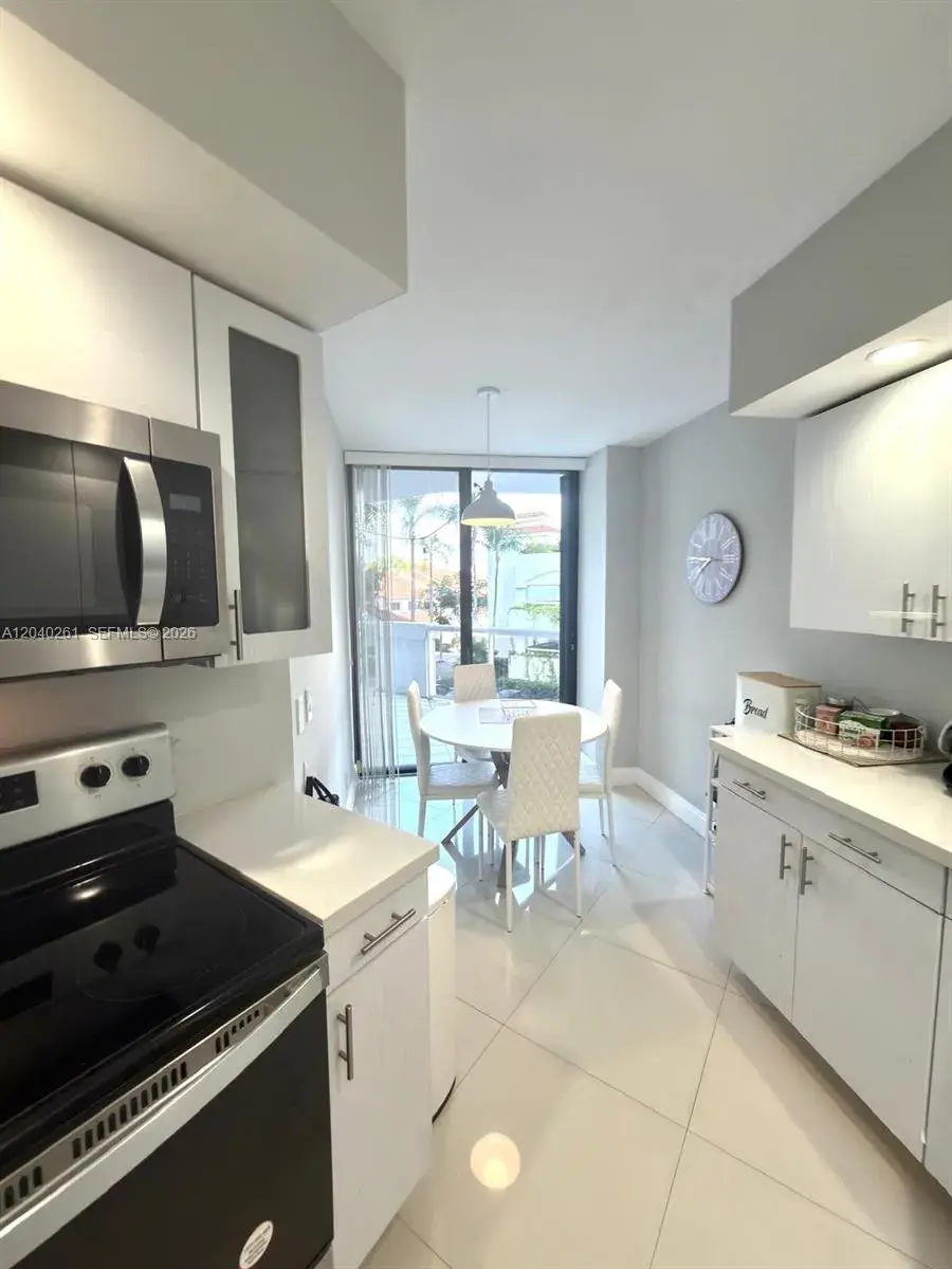 3610 Yacht Club Dr # 215, Aventura FL 33180