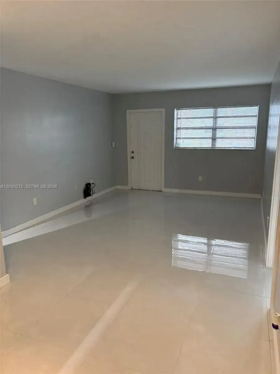 18350 Mediterranean Blvd # 27, Hialeah FL 33015 photo 3