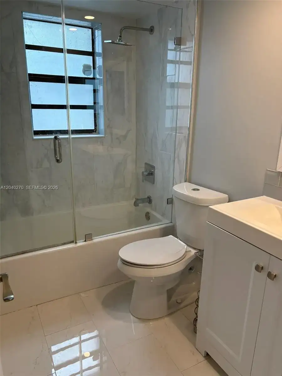 18350 Mediterranean Blvd # 27, Hialeah FL 33015 photo 5