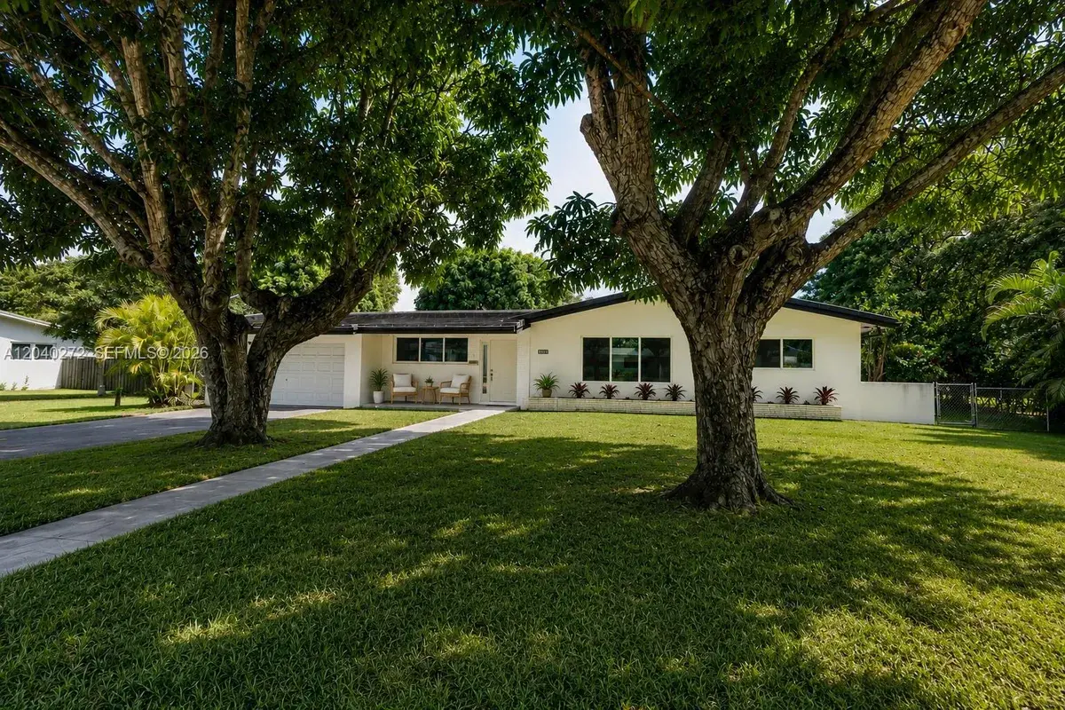 8265 SW 149th Dr, Palmetto Bay FL 33158